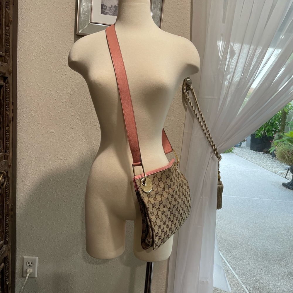 Authentic Gucci medium crossbody bag